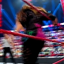 WWE_Monday_Night_Raw_2020_10_19_1080p_HDTV_x264-Star_mkv0411.jpg