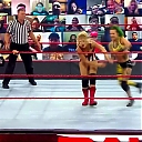 WWE_Monday_Night_Raw_2020_10_19_1080p_HDTV_x264-Star_mkv0425.jpg