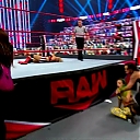 WWE_Monday_Night_Raw_2020_10_19_1080p_HDTV_x264-Star_mkv0444.jpg