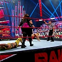 WWE_Monday_Night_Raw_2020_10_19_1080p_HDTV_x264-Star_mkv0450.jpg