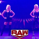 WWE_Monday_Night_Raw_2020_10_26_720p_HDTV_x264-NWCHD_mp40155.jpg