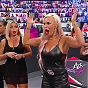 WWE_Monday_Night_Raw_2020_10_26_720p_HDTV_x264-NWCHD_mp40632.jpg