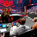 WWE_Monday_Night_Raw_2020_11_09_1080p_HDTV_x264-Srar_mkv0165.jpg