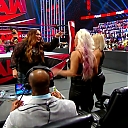 WWE_Monday_Night_Raw_2020_11_09_1080p_HDTV_x264-Srar_mkv0167.jpg