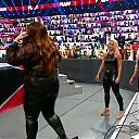 WWE_Monday_Night_Raw_2020_11_09_1080p_HDTV_x264-Srar_mkv0173.jpg