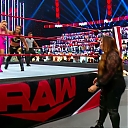 WWE_Monday_Night_Raw_2020_11_09_1080p_HDTV_x264-Srar_mkv0177.jpg