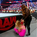 WWE_Monday_Night_Raw_2020_11_09_1080p_HDTV_x264-Srar_mkv0179.jpg