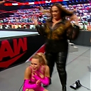 WWE_Monday_Night_Raw_2020_11_09_1080p_HDTV_x264-Srar_mkv0182.jpg