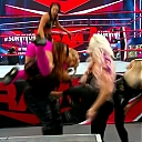 WWE_Monday_Night_Raw_2020_11_09_1080p_HDTV_x264-Srar_mkv0189.jpg