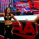 WWE_Monday_Night_Raw_2020_11_09_1080p_HDTV_x264-Srar_mkv0203.jpg