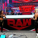 WWE_Monday_Night_Raw_2020_11_09_1080p_HDTV_x264-Srar_mkv0214.jpg