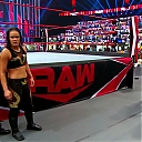 WWE_Monday_Night_Raw_2020_11_09_1080p_HDTV_x264-Srar_mkv0217.jpg