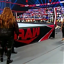 WWE_Monday_Night_Raw_2020_11_09_1080p_HDTV_x264-Srar_mkv0222.jpg