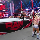 WWE_Monday_Night_Raw_2020_11_16_720p_HDTV_x264-NWCHD_mp41245.jpg
