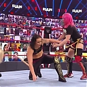 WWE_Monday_Night_Raw_2020_12_14_720p_HDTV_x264-NWCHD_mp40138.jpg