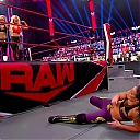 WWE_Monday_Night_Raw_2021_01_04_1080p_HDTV_x264-Star_mkv0184.jpg
