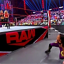 WWE_Monday_Night_Raw_2021_01_04_1080p_HDTV_x264-Star_mkv0190.jpg