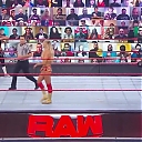 WWE_Monday_Night_Raw_2021_01_25_720p_HDTV_x264-NWCHD_mp40577.jpg