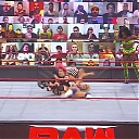 WWE_Monday_Night_Raw_2021_02_01_720p_HDTV_x264-NWCHD_mp40446.jpg