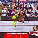 WWE_Monday_Night_Raw_2021_03_15_720p_HDTV_x264-NWCHD_mp40294.jpg