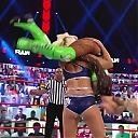 WWE_Monday_Night_Raw_2021_03_15_720p_HDTV_x264-NWCHD_mp40344.jpg