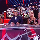 WWE_Raw_Talk_2020_12_14_1080p_WEB_h264-HEEL_mp40249.jpg