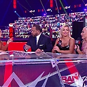 WWE_Raw_Talk_2020_12_14_1080p_WEB_h264-HEEL_mp40267.jpg