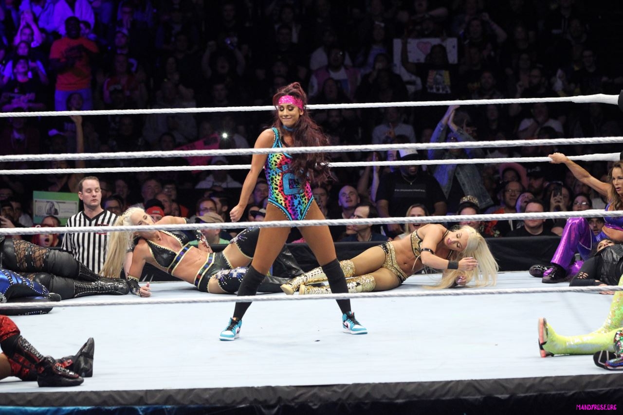 wwe-evolution-2018-nia-jax-vince-la-20-women-battle-royal-4-maxw-1280.jpg