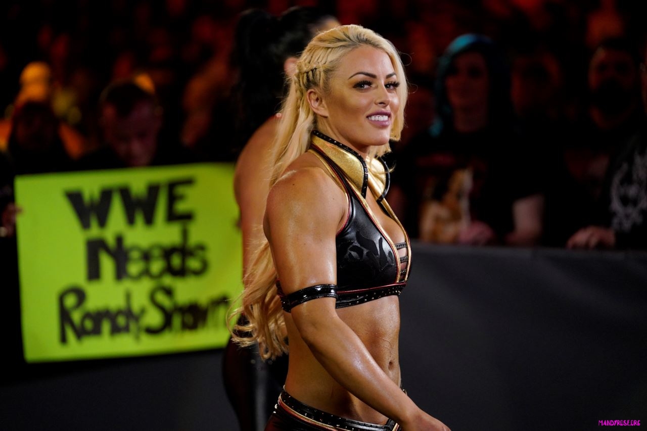 wwe-fastlane-2019-mandy-rose-con-sonya-deville-vs-asuka-c-2-maxw-1280.jpg