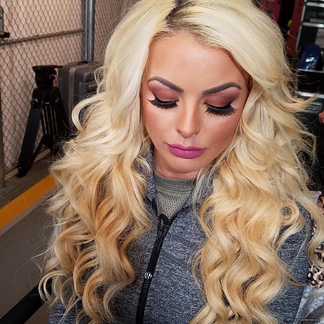 wweglamsquad_50570919_133684677680283_7082216206111863006_n.jpg