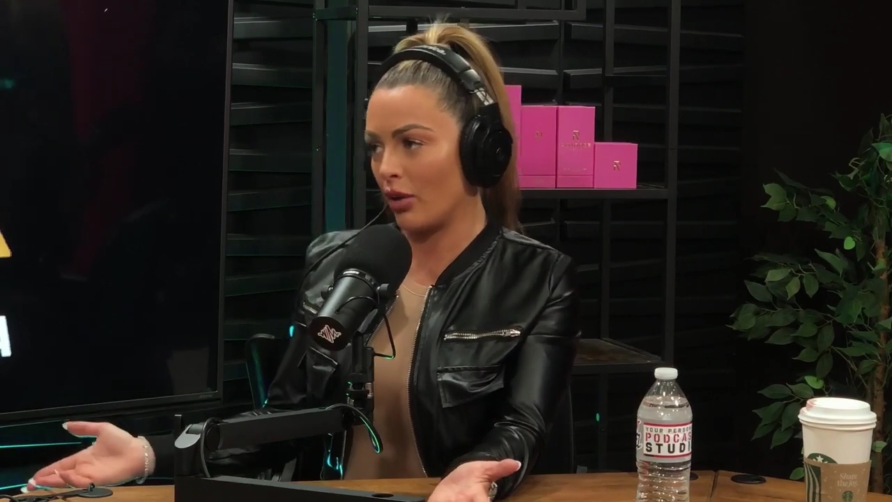 x2mate_com-Ep_10_-_Power_Alphas_Podcast___28Mandy_Saccomanno__mp40916.jpg