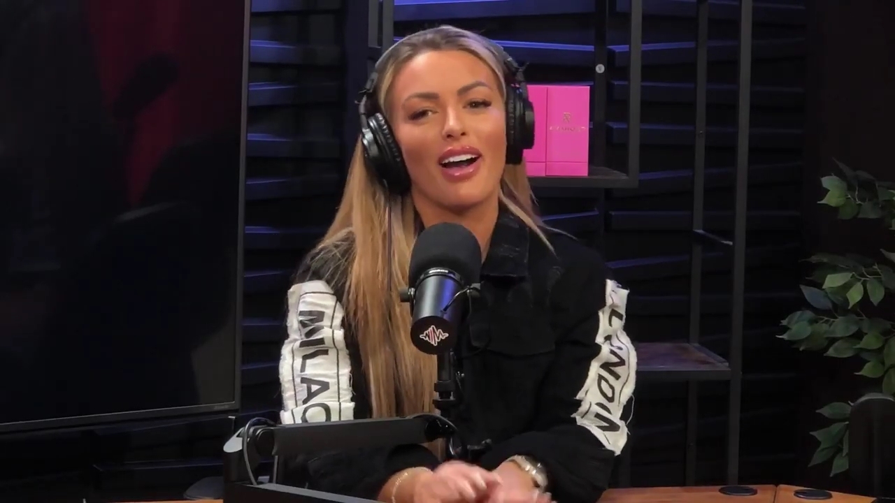 x2mate_com-Ep_11_-_Power_Alphas_Podcast___28Mandy_Saccomanno__mp42654.jpg