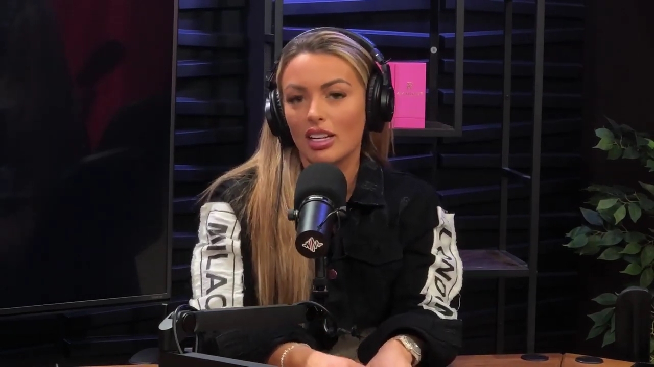 x2mate_com-Ep_11_-_Power_Alphas_Podcast___28Mandy_Saccomanno__mp42676.jpg