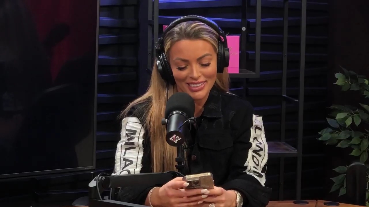 x2mate_com-Ep_11_-_Power_Alphas_Podcast___28Mandy_Saccomanno__mp42684.jpg