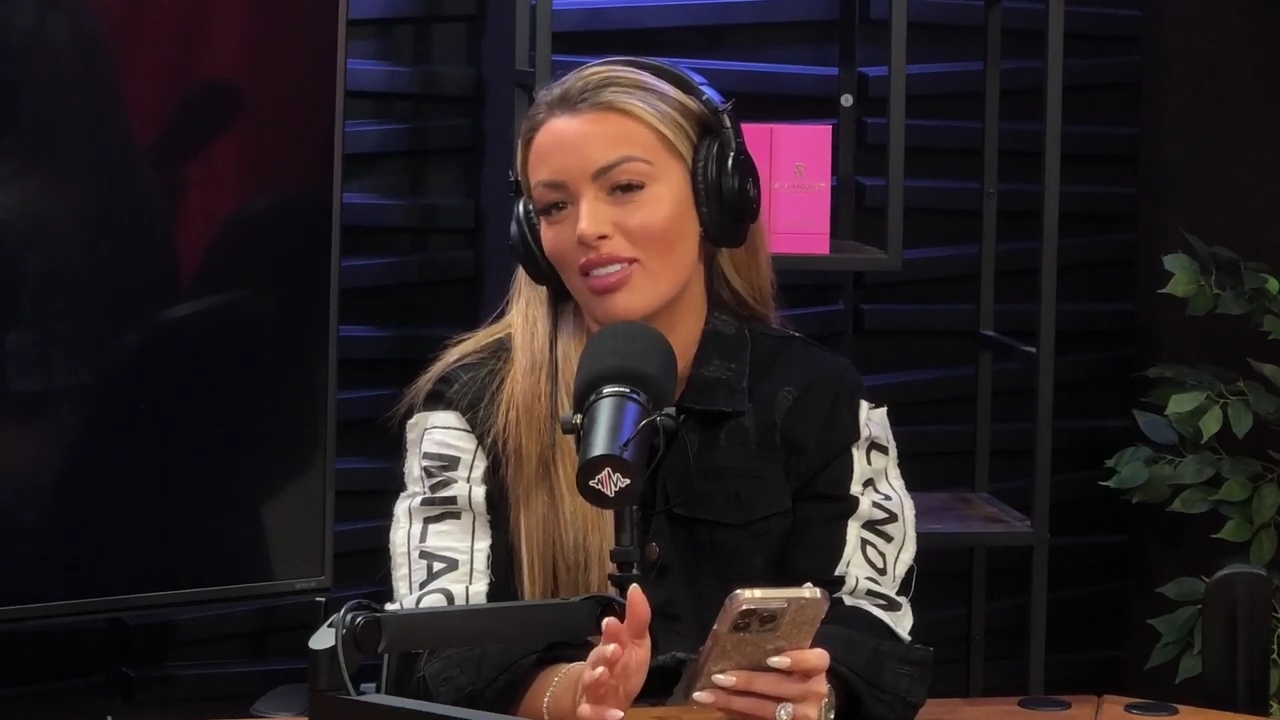 x2mate_com-Ep_11_-_Power_Alphas_Podcast___28Mandy_Saccomanno__mp42688.jpg