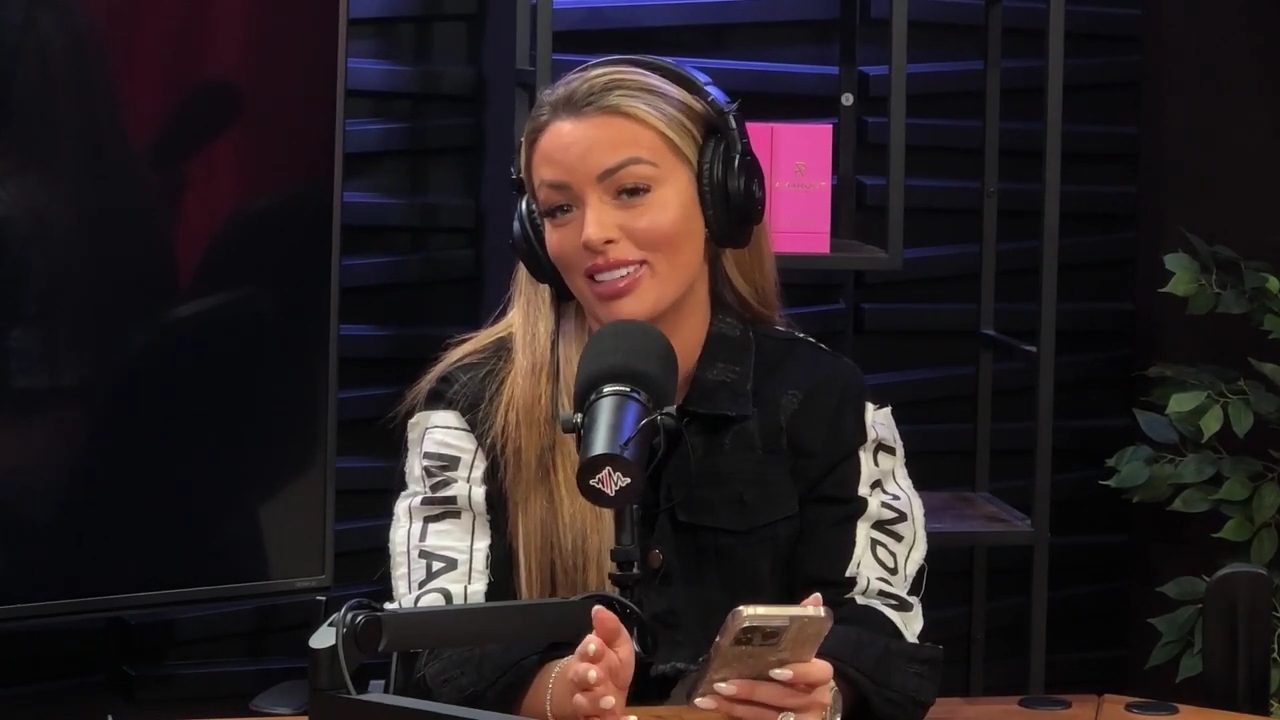 x2mate_com-Ep_11_-_Power_Alphas_Podcast___28Mandy_Saccomanno__mp42691.jpg