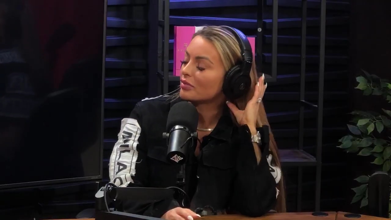 x2mate_com-Ep_11_-_Power_Alphas_Podcast___28Mandy_Saccomanno__mp43716.jpg