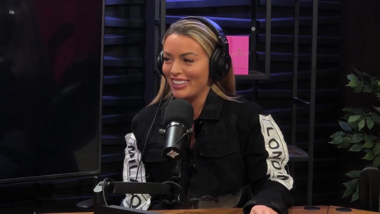 x2mate_com-Ep_11_-_Power_Alphas_Podcast___28Mandy_Saccomanno__mp43805.jpg