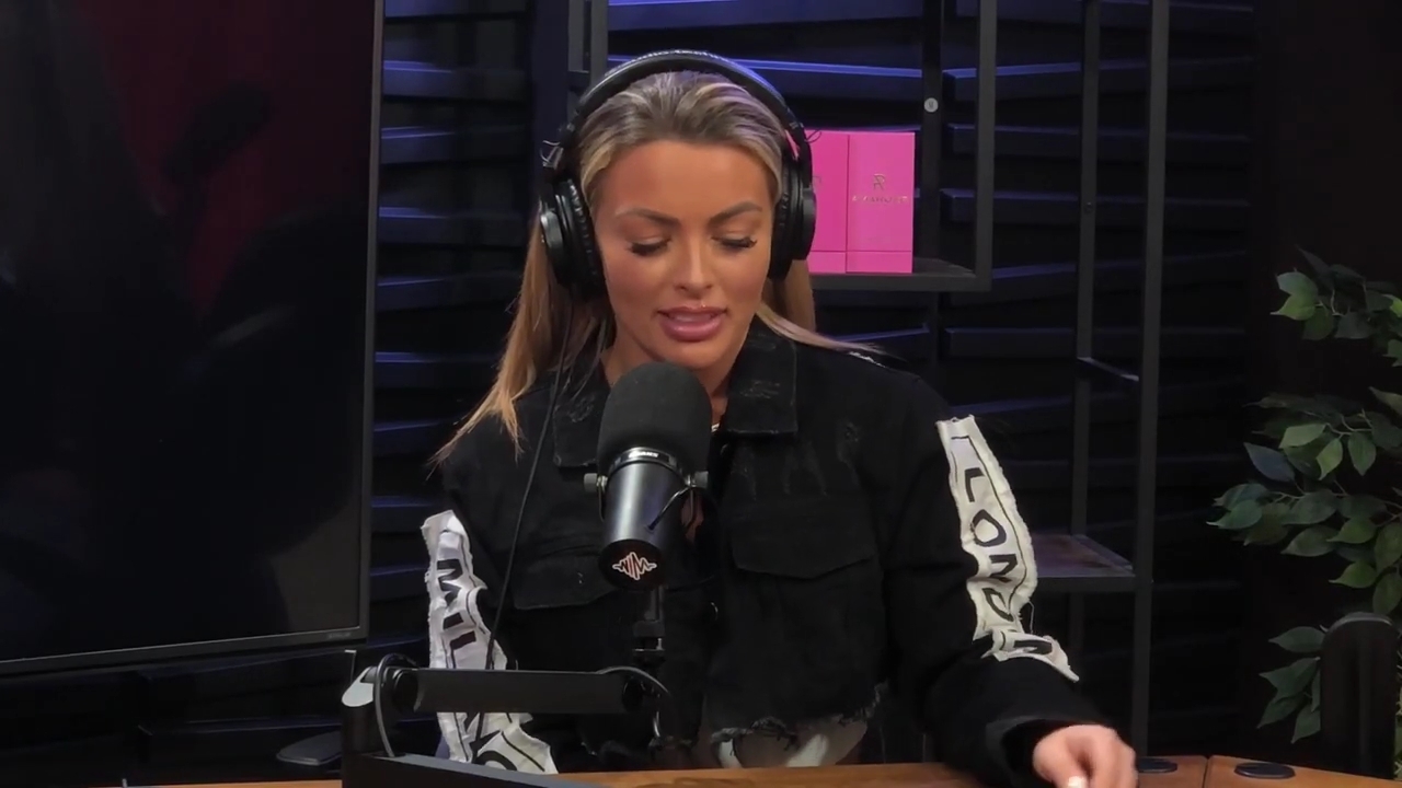 x2mate_com-Ep_11_-_Power_Alphas_Podcast___28Mandy_Saccomanno__mp43815.jpg