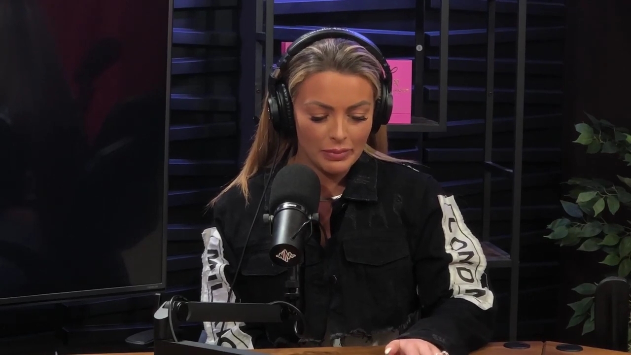 x2mate_com-Ep_11_-_Power_Alphas_Podcast___28Mandy_Saccomanno__mp43822.jpg