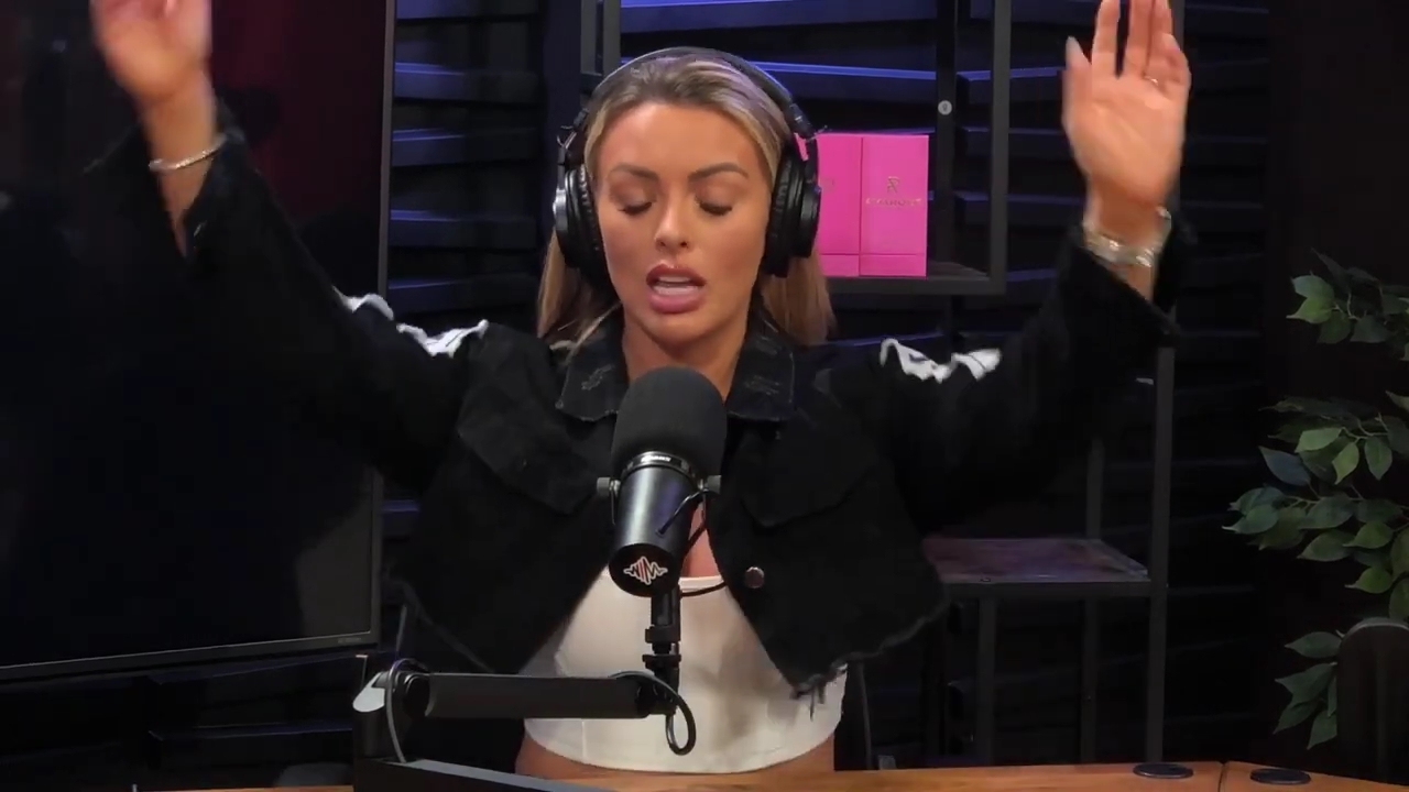 x2mate_com-Ep_11_-_Power_Alphas_Podcast___28Mandy_Saccomanno__mp44664.jpg
