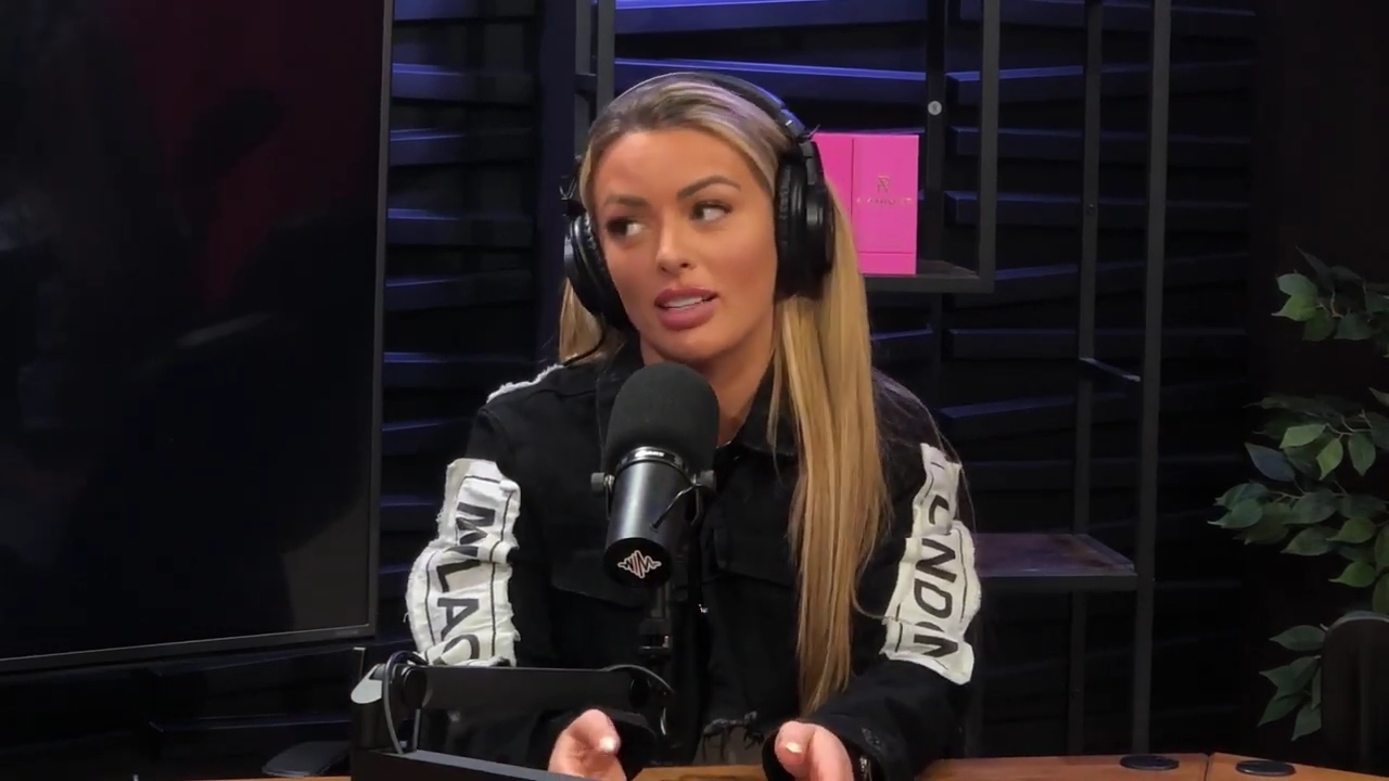 x2mate_com-Ep_11_-_Power_Alphas_Podcast___28Mandy_Saccomanno__mp45105.jpg