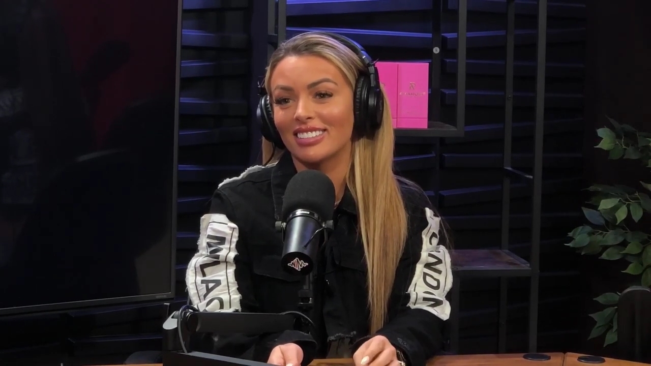 x2mate_com-Ep_11_-_Power_Alphas_Podcast___28Mandy_Saccomanno__mp45155.jpg