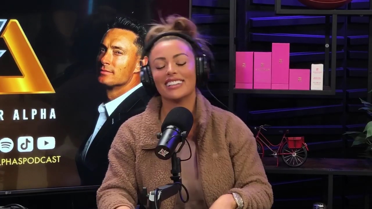 x2mate_com-Ep_13_-_Power_Alphas_Podcast__Love_Languages___28Mandy_Saccomanno__mp40369.jpg