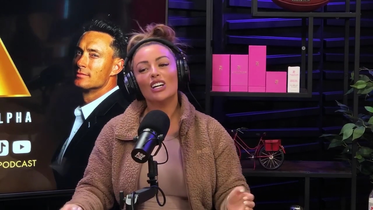 x2mate_com-Ep_13_-_Power_Alphas_Podcast__Love_Languages___28Mandy_Saccomanno__mp41145.jpg