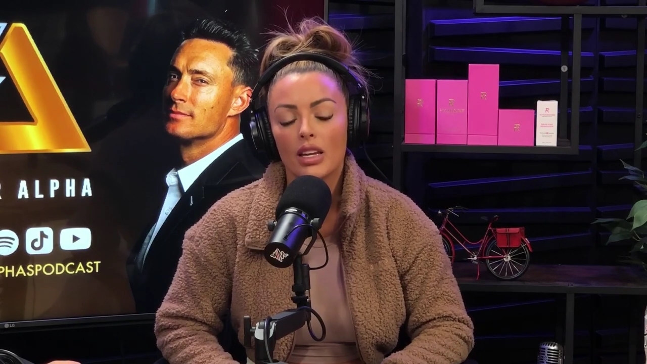 x2mate_com-Ep_13_-_Power_Alphas_Podcast__Love_Languages___28Mandy_Saccomanno__mp42000.jpg