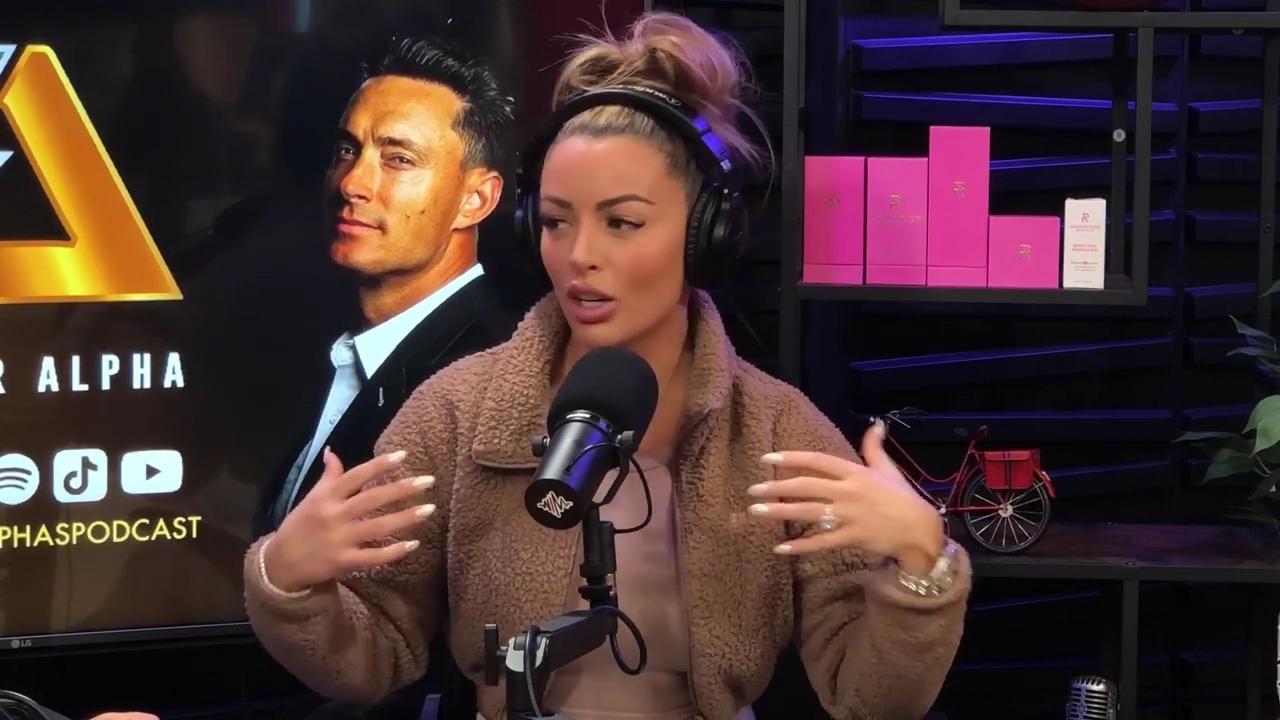 x2mate_com-Ep_13_-_Power_Alphas_Podcast__Love_Languages___28Mandy_Saccomanno__mp42041.jpg