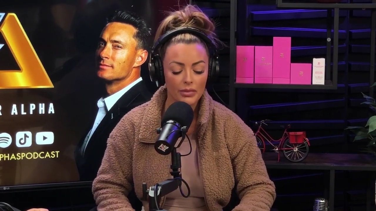 x2mate_com-Ep_13_-_Power_Alphas_Podcast__Love_Languages___28Mandy_Saccomanno__mp42050.jpg