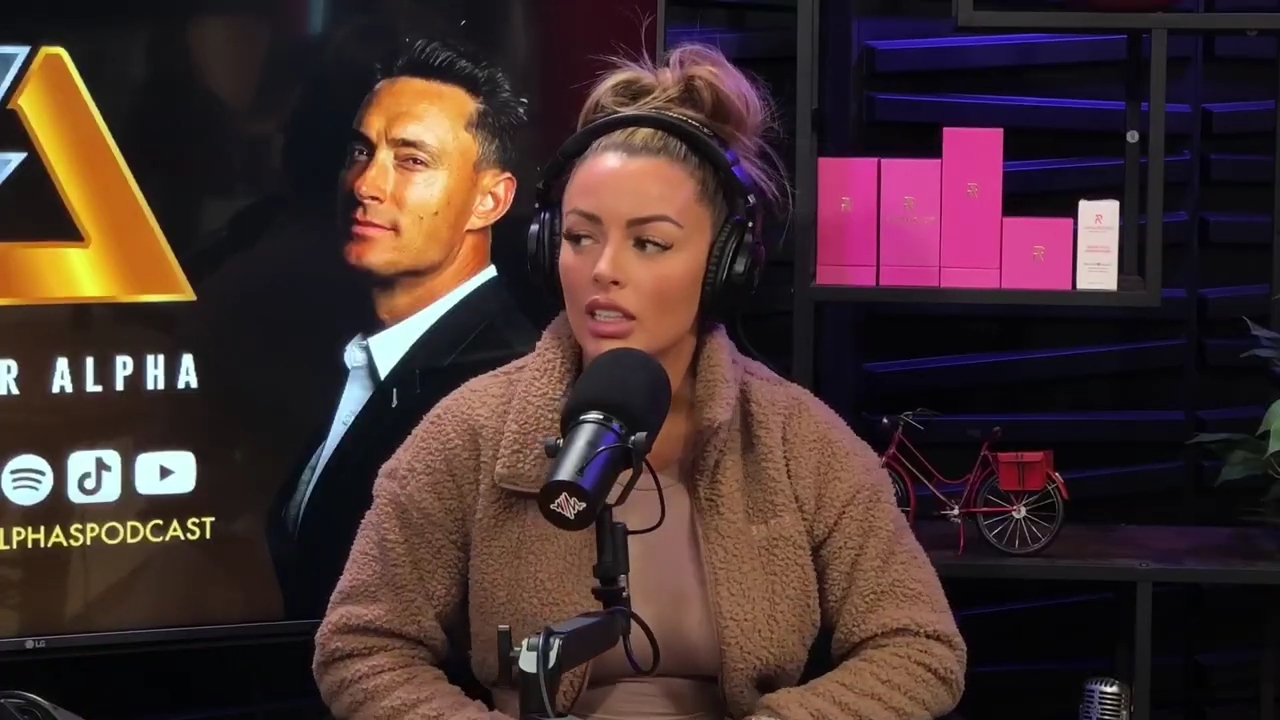 x2mate_com-Ep_13_-_Power_Alphas_Podcast__Love_Languages___28Mandy_Saccomanno__mp42117.jpg