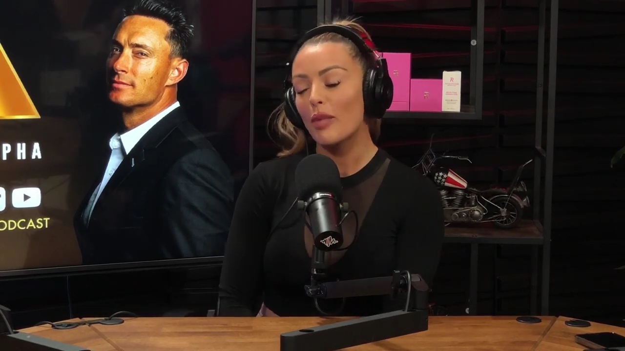 x2mate_com-Ep_14_-_Power_Alphas_Podcast__Super_Bowl2C_Taylor_Swift2C_Travis_Kelce___Mandy_Rose__mp42498.jpg